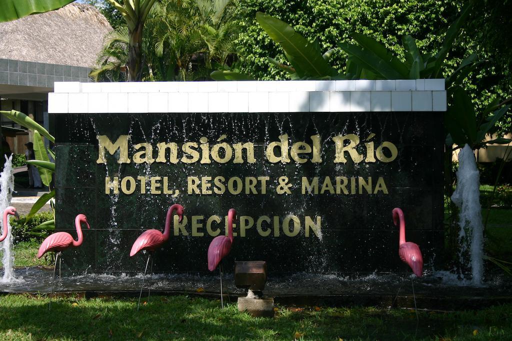 Hotel Mansion Del Rio Rio Dulce Town Exteriör bild