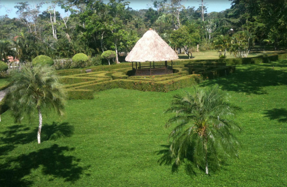 Hotel Mansion Del Rio Rio Dulce Town Exteriör bild